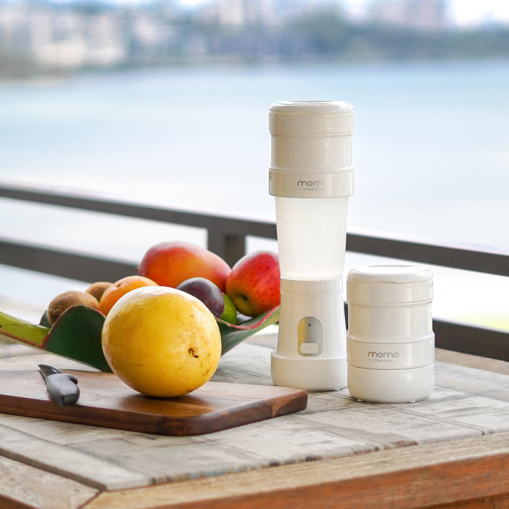 Blender Retrátil, liquidificador portátil | Loja Momo - Loja Momo Lifestyle - blender retrátil, coqueteleira elétrica, liquidificador, liquidificador pequeno para suco, liquidificador portátil, liquidificador recarregavel, liquidificador sem fio, liquidificador usb, Loja Momo, melhor liquidificador portatil, mini liquidificador, Momo, Momo Life, Momo Lifestyle, Momolife, Momostyle